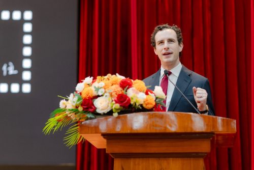 Trí tuệ nhân tạo và tương lai quản trị xã hội