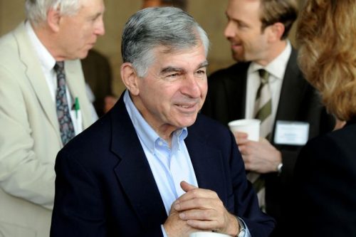 Chúc mừng sinh nhật lần thứ 91 của Thống đốc Michael Dukakis: Di sản lãnh đạo và tầm nhìn vươn tới tương lai