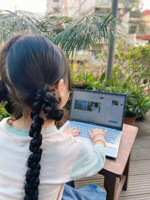 Nhiều phụ huynh cho con luyện cách sử dụng AI từ sớm